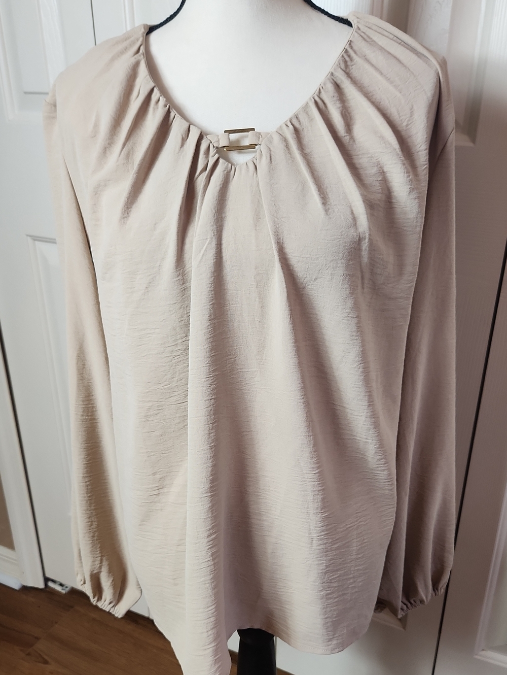 Como Blu, Long-Sleeve Gathered Neck Blouse in Light Beige with Metal Accent, Lg